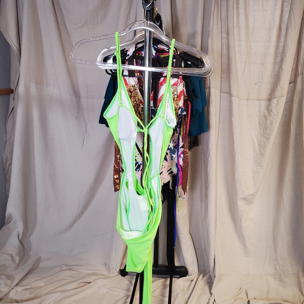 One Piece Swim - Picture 9 of 9